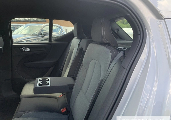 Volvo XC 40 cena 177777 przebieg: 13783, rok produkcji 2023 z Brwinów małe 254